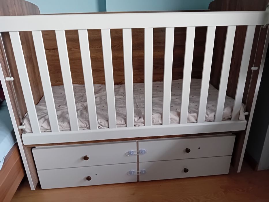 Бебешка кошара Dizain Baby размер 60/120 с люлеещ механизъм