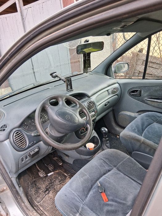 Рено Меган Сценик