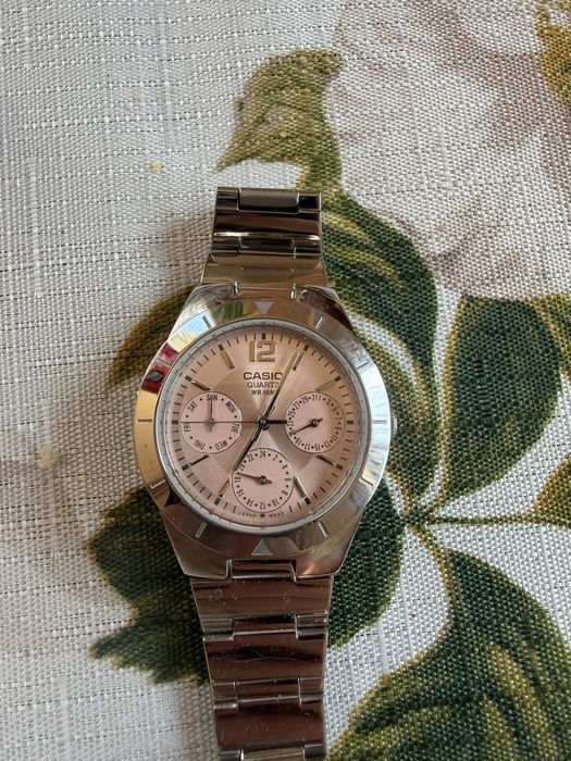Дамски часовник Casio