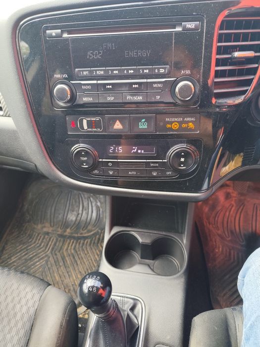 Mitsubishi Outlander 3 -2.2-DI-D-150кс-2015г