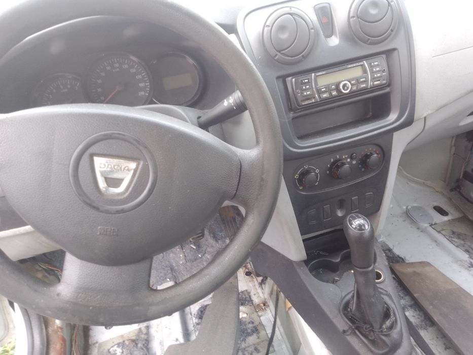 Dezmembrez Dacia Logan 2013 Motorizare 1.2 Benzina