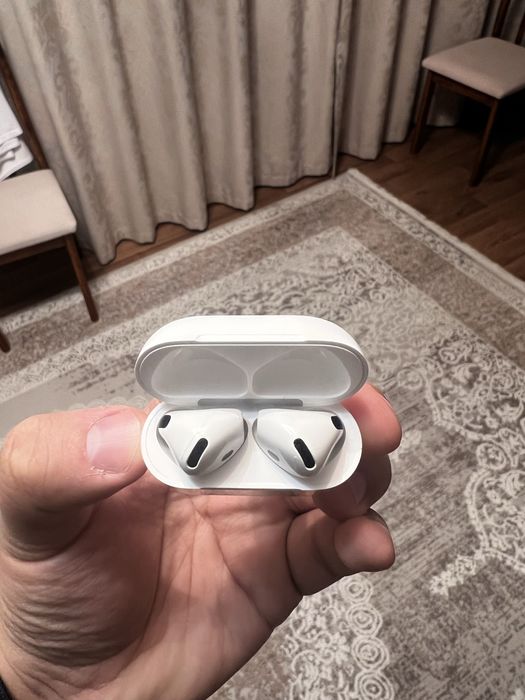 Продаю airpods 4 оригинал
