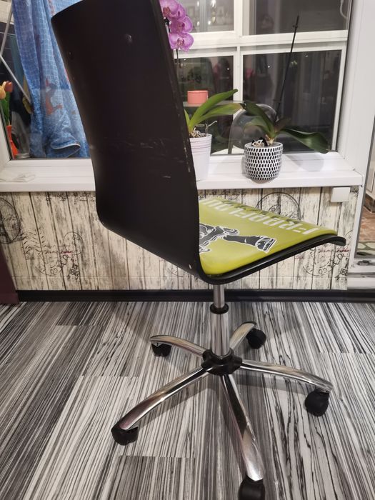 Ученически стол въртящ