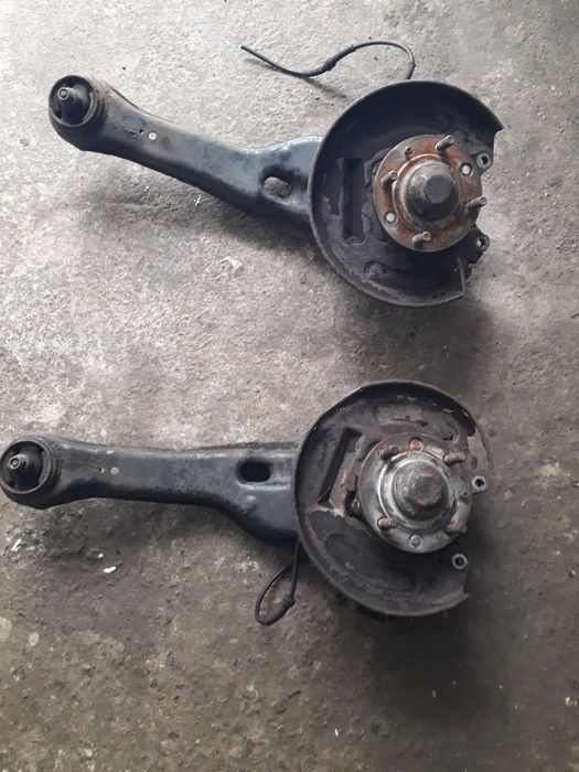 Задни носач Мицубиши Каризма