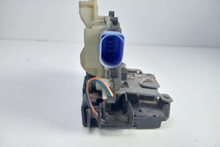 Broasca usa stanga fata 3B1837015AQ Volkswagen VW Transporter T5