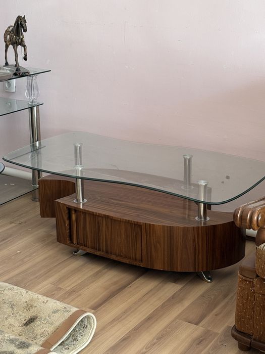 Журнальный столик продам