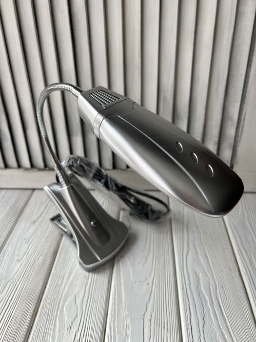 Настольная лампа-прищепка