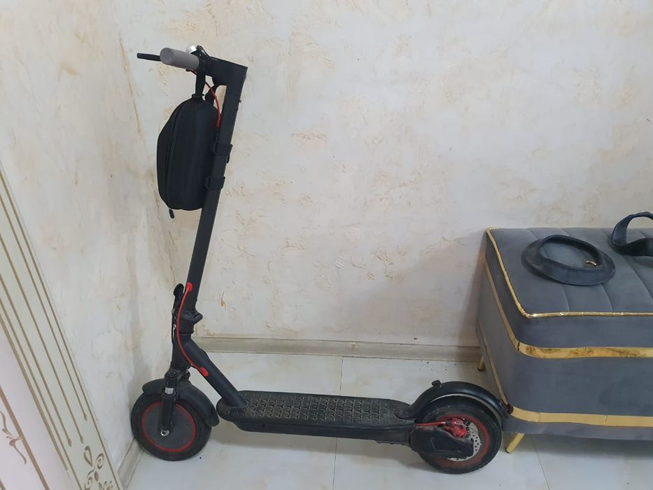 Электро самакат+зарядка+сумка+2балон