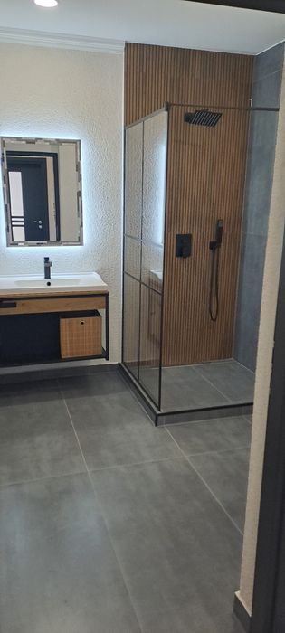 Casă modernă de vânzare în Leș - la 15 min de Oradea, 3 camere