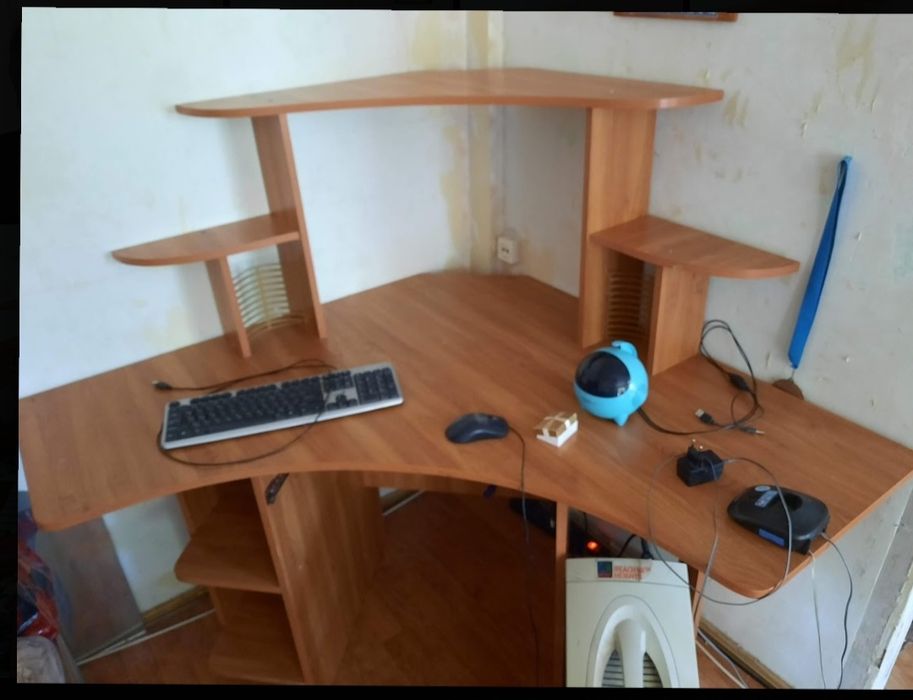 Компьютерный стол