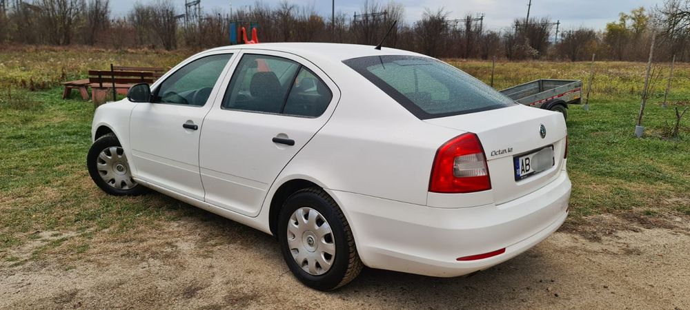 Vând Skoda Octavia