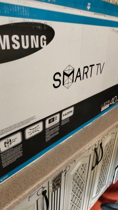 SAMSUNG SMART TV оригинал 107 диагональ