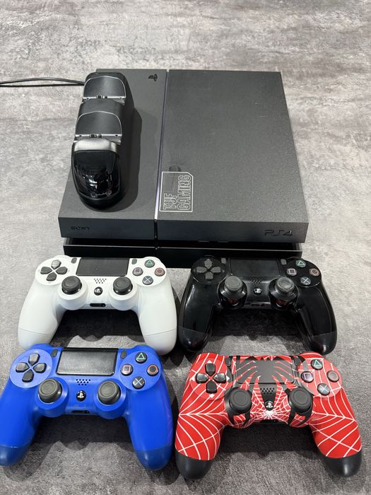 Продам ps4 1tb в идельном состоянии