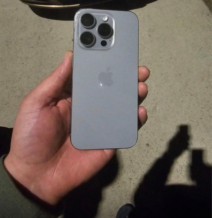 Iphone 15pro трещина артында