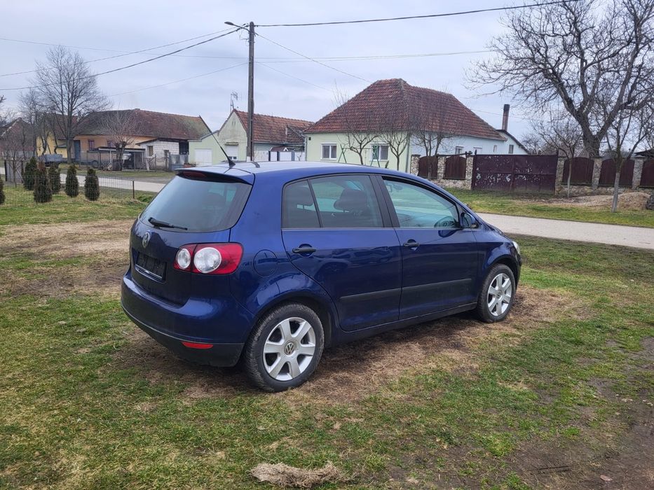 Vînd golf 5 plus 1.4 benzină adus din Germania