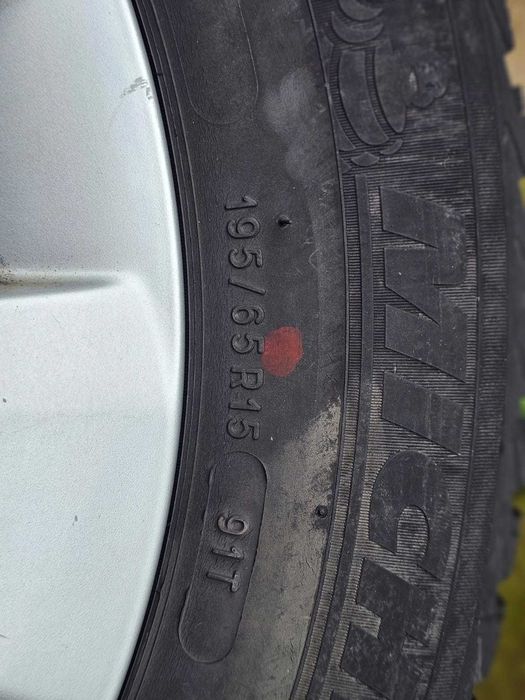 Jante aliaj audi cu cauciucuri de iarna 195/65/15