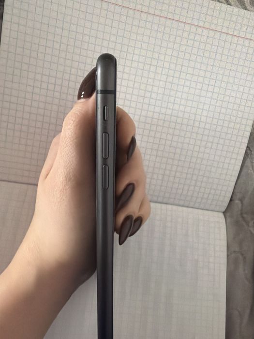 Продам Iphone 11