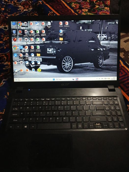 Acer noutbuk holati yaxshu