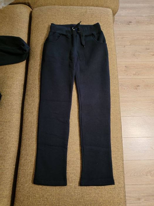 Спортивный женский костюм