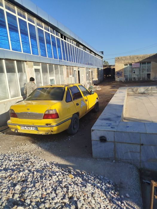 Продам нексию на метане 2001 года