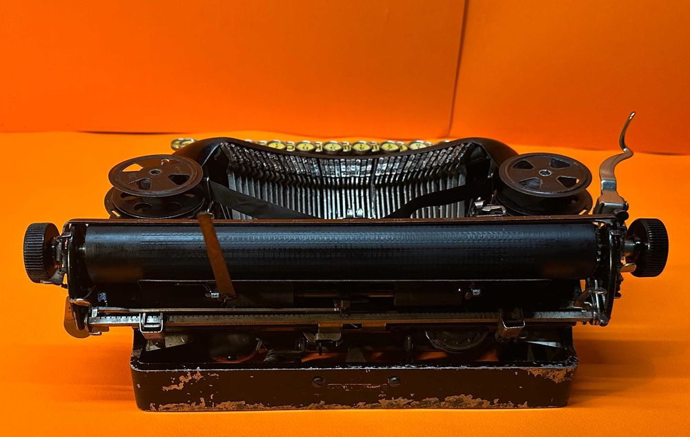 Антична Пишеща машина Corona Four клавиатура старобългарски 1924 г.