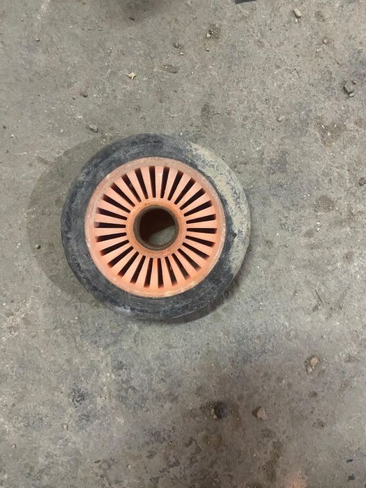 есть запчасьти на самокат