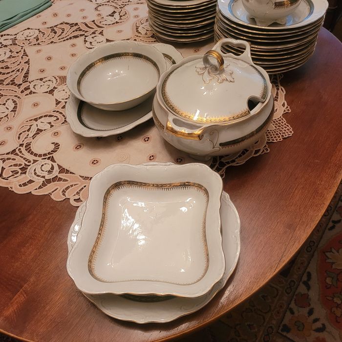 Servici de masă 12 persoane din porțelan