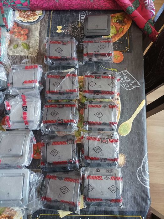 Стълбищен и бутон звънец/Розетка TV и тел. Vi-ko, Makel, ключ