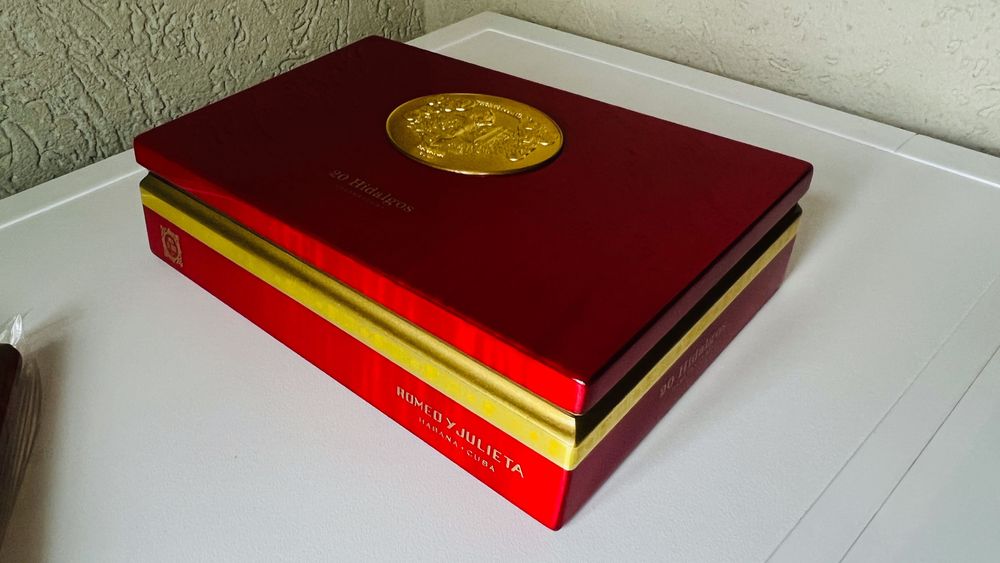 Cutie de colectie trabucuri Romeo si Julita.