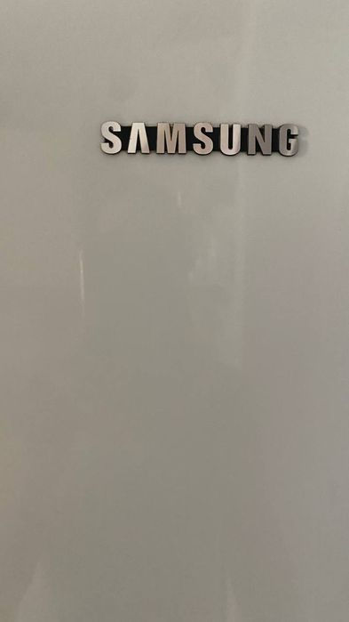 Большой холодильник Samsung