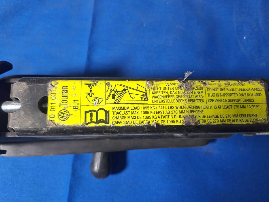 KIT Cric AUTO + Organizator - OEM AUDI VW SKODA Seat