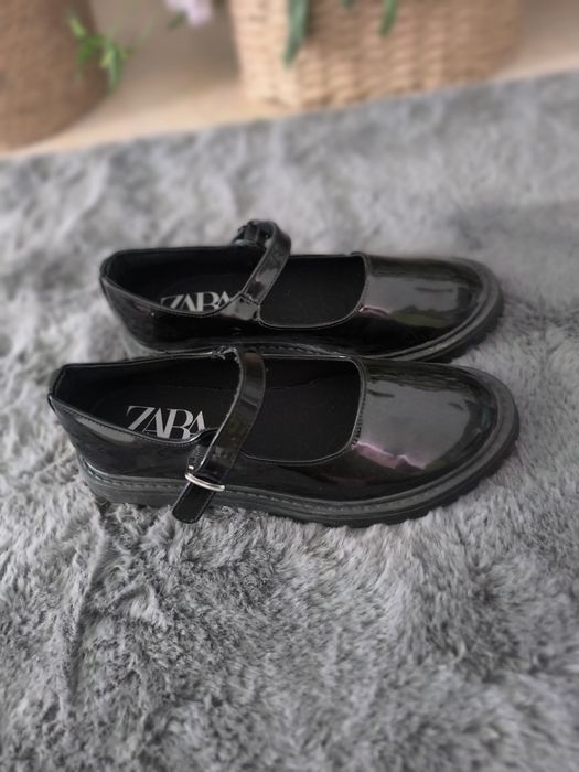 Обувь подростковая: ботинки и туфли Zara,