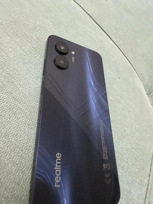Продам телефон Realme C33