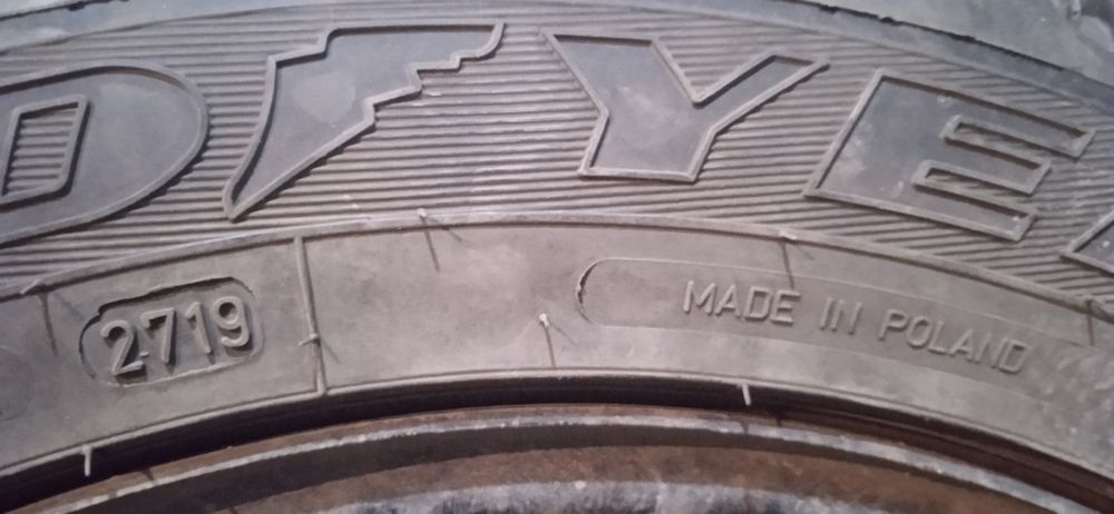 Goodyear205*55 *R16 шипованные с дисками