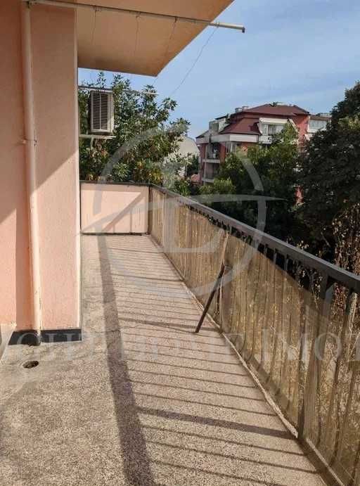 Продава се Многостаен апартамент в Пловдив, Кючук Париж - 100 кв.м за 1970 €/кв.м - Снимка #17