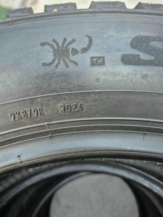 255/55R20 Pirelli Ice Zero
