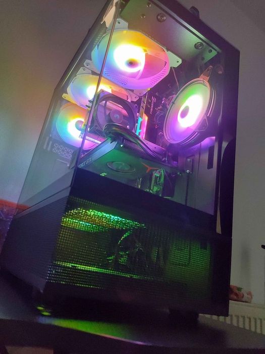 Ryzen 5 5500 , gtx 1080 , 32 GB RAM