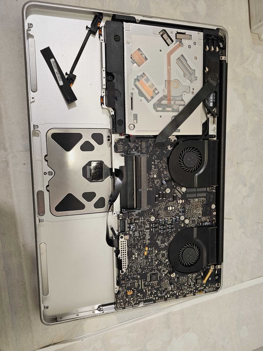 Apple Macbook pro "15 A1286 defect incomplet dezmembrez