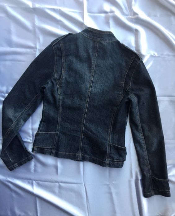 Джинсовая куртка