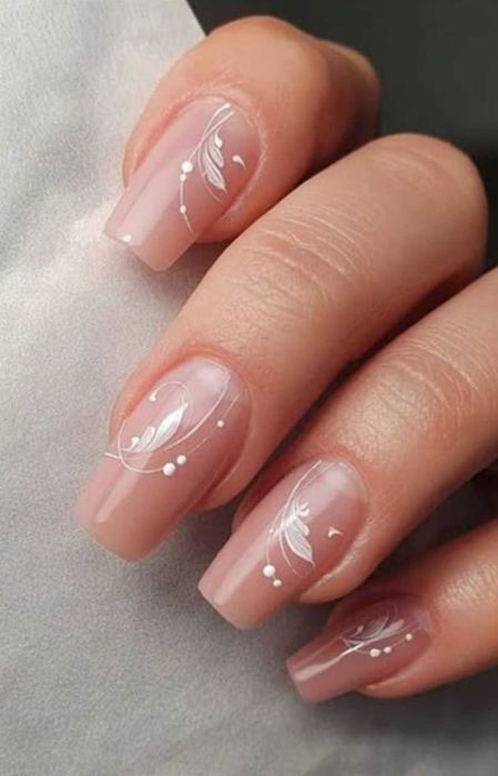 Tehnician unghii gel/GRATUIT