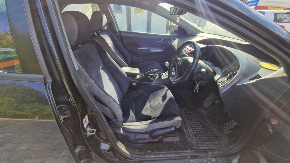 Honda Civic Right-wheel drive