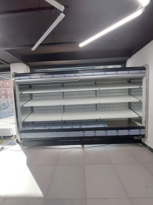 Витрина горка шкаф холодильник