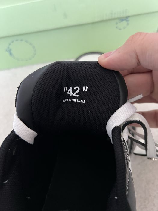 Off-White Out Of Office Black/ White