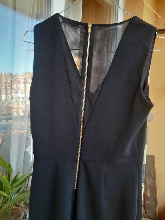 Налична до края на месеца Calvin Klein рокля нова с етикет оригинална