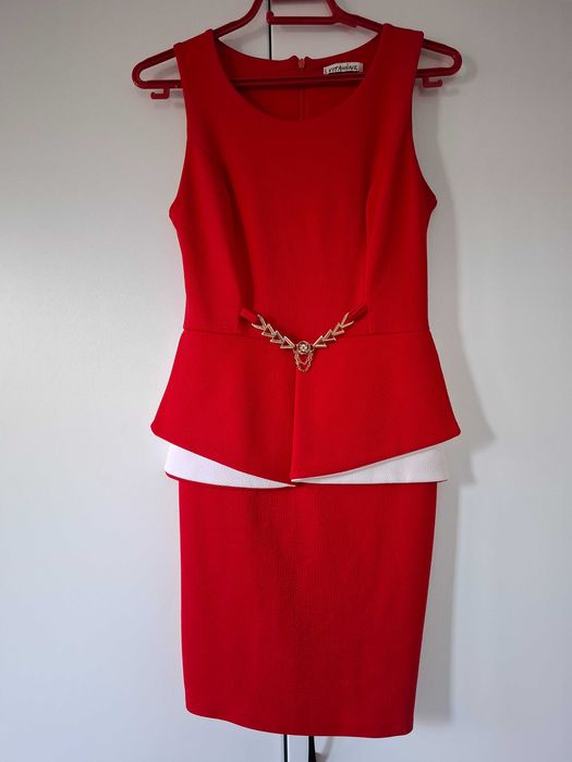 Нова! Червена рокля с пеплум