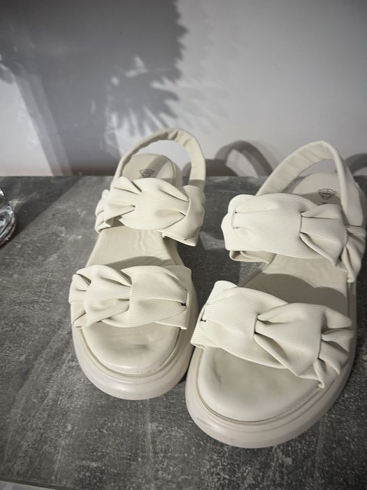 Sandale crem Keddo
