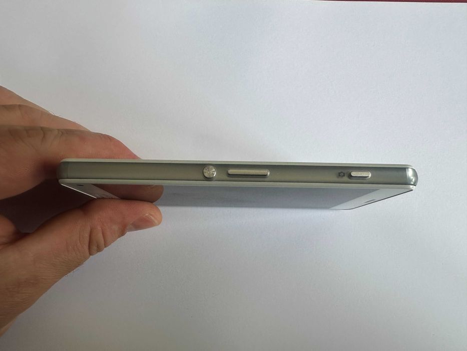 КАТО НОВ !!! SONY Xperia Z3 Compact - 16GB - Бял - Фабрично Отключен