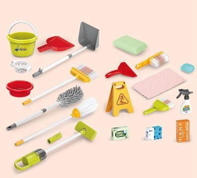 Детский набор для уборки с роботом пылесосом
Малышке будет интересно и
