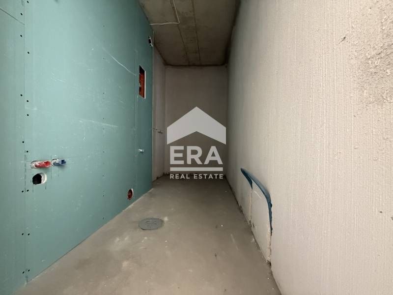 Продава се Четиристаен апартамент в Варна, Възраждане 1 - 174 кв.м за 821 €/кв.м - Снимка #9