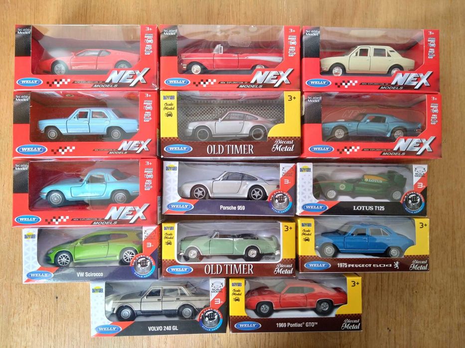 Метални колички Hot Wheels Matchbox 1:64 и Welly 1:32